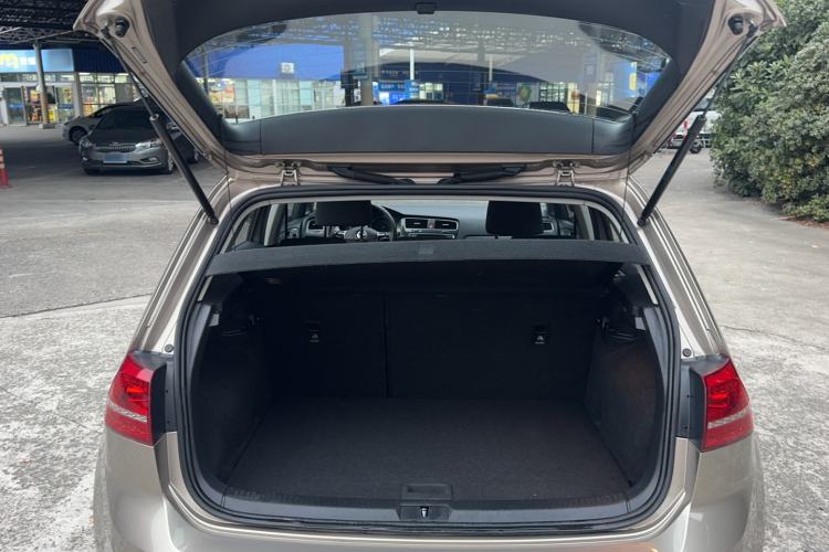 Used Volkswagen Golf 2016 1.6L Automatic Comfort Model
