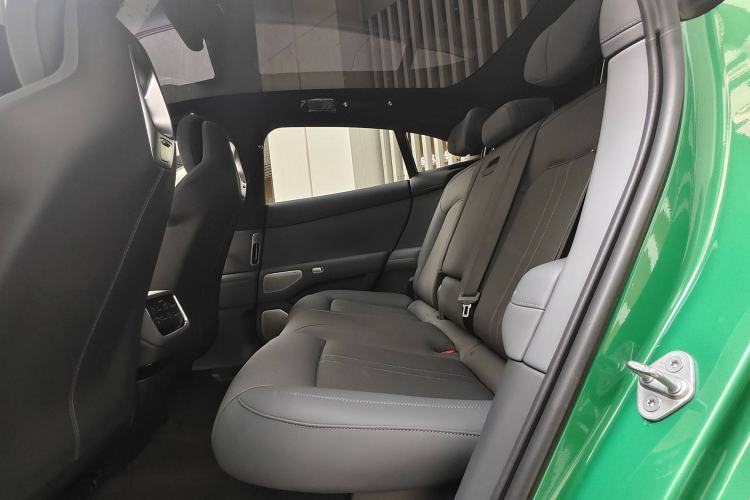 Used  YU7 2025 Ultra-Long Range All-Wheel Drive Pro Version
