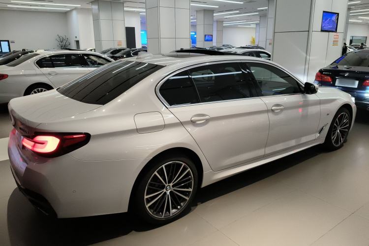Used BMW 5 Series 2022 Restyled 530Li Leading Edition M Sport Package
