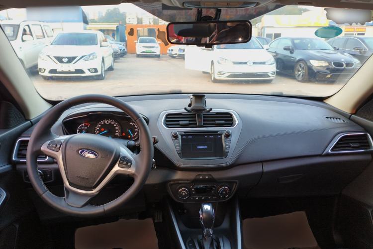 Used Ford Escort 2015 1.5L Automatic Fashion Model
