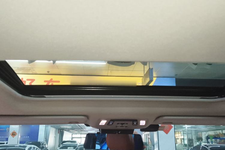 Used Toyota Granvia 2024 2.5L Hybrid Comfort Edition
