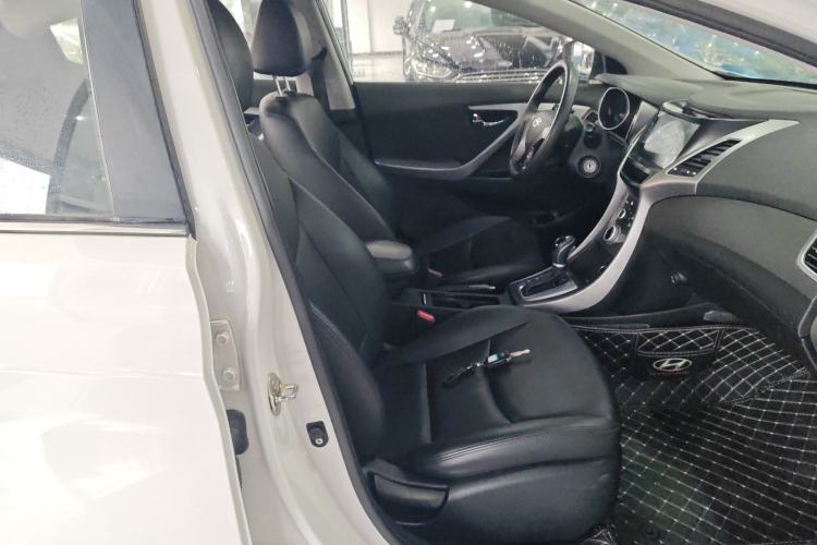 Used Hyundai Elantra 2016 1.6L Automatic Smart Version