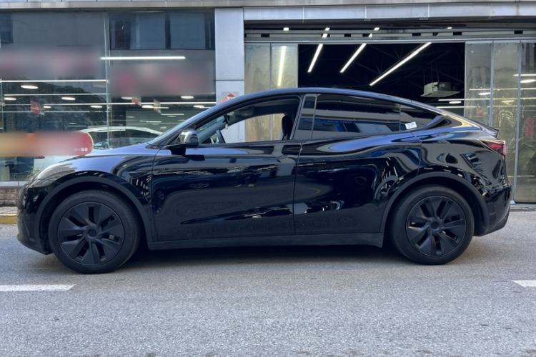 Used Tesla Model Y 2023 Rear-Wheel-Drive Version
