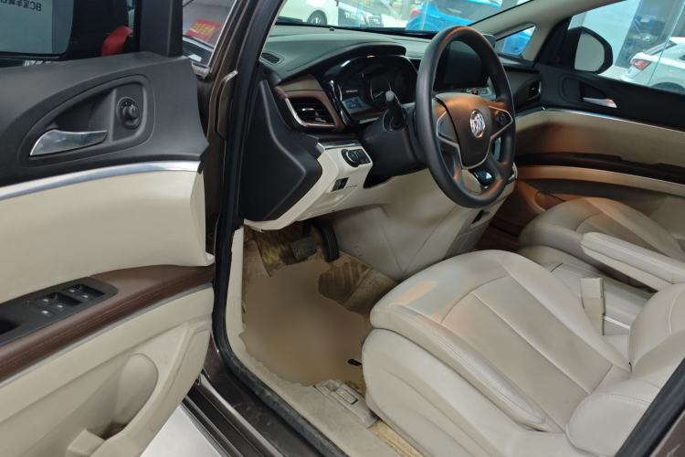 Used Buick GL8 2023 Land Executive Class Comfort Model
