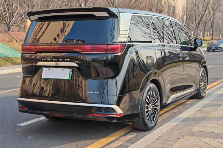 Used Denza D9 2024 DM-i 980 Four-Wheel Drive Prestige Model
