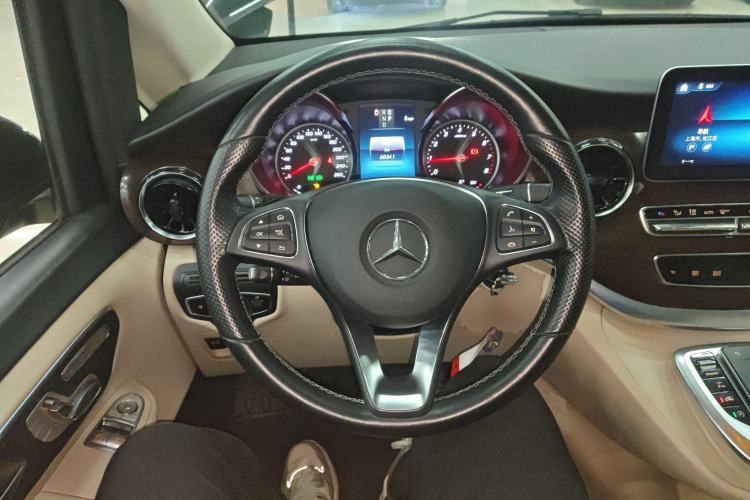 Used Mercedes-Benz V-Class 2020 V 260 Avantgarde Edition
