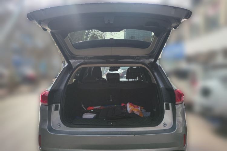 Used Wey VV6 2018 2.0T Two-Wheel-Drive Ultra-Luxury Version China V Standard