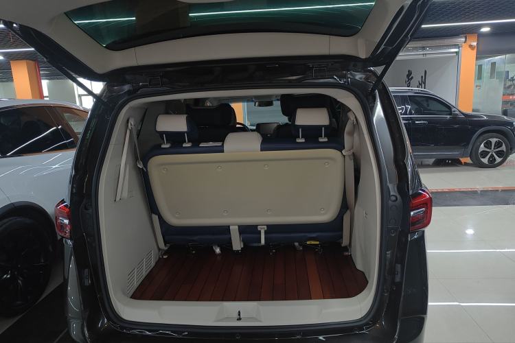 Used Buick GL8 2020 Land Cruiser Executive Class 652T Comfort Model
