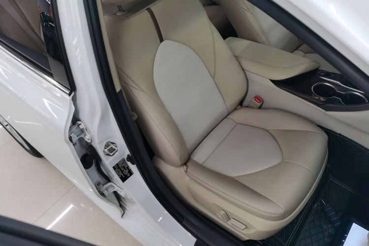 Used Toyota Camry 2019 Revised Version 2.0G Luxury Edition