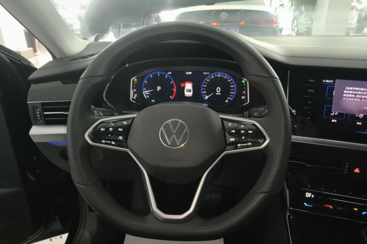 Used Volkswagen Passat 2024 380TSI Dragon Glory Edition
