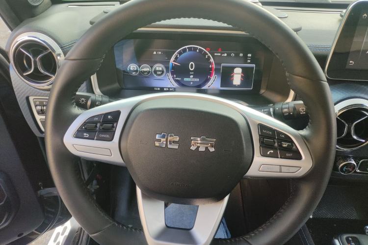 Used  BJ40 2020 2.0T Automatic Four-Wheel Drive Urban Hunter Edition Chivalrous Type
