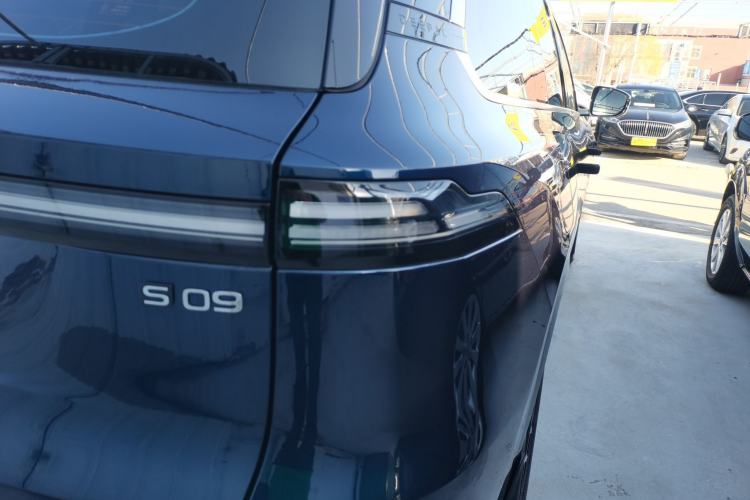 Used  S09 2025 Rear-Drive Ultra
