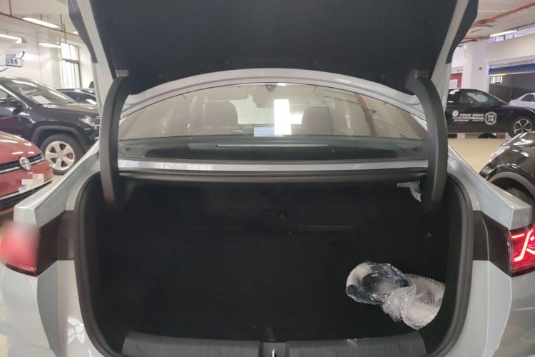 Used BYD Qin L 2025 DM-i Smart Drive 120KM Superior Model
