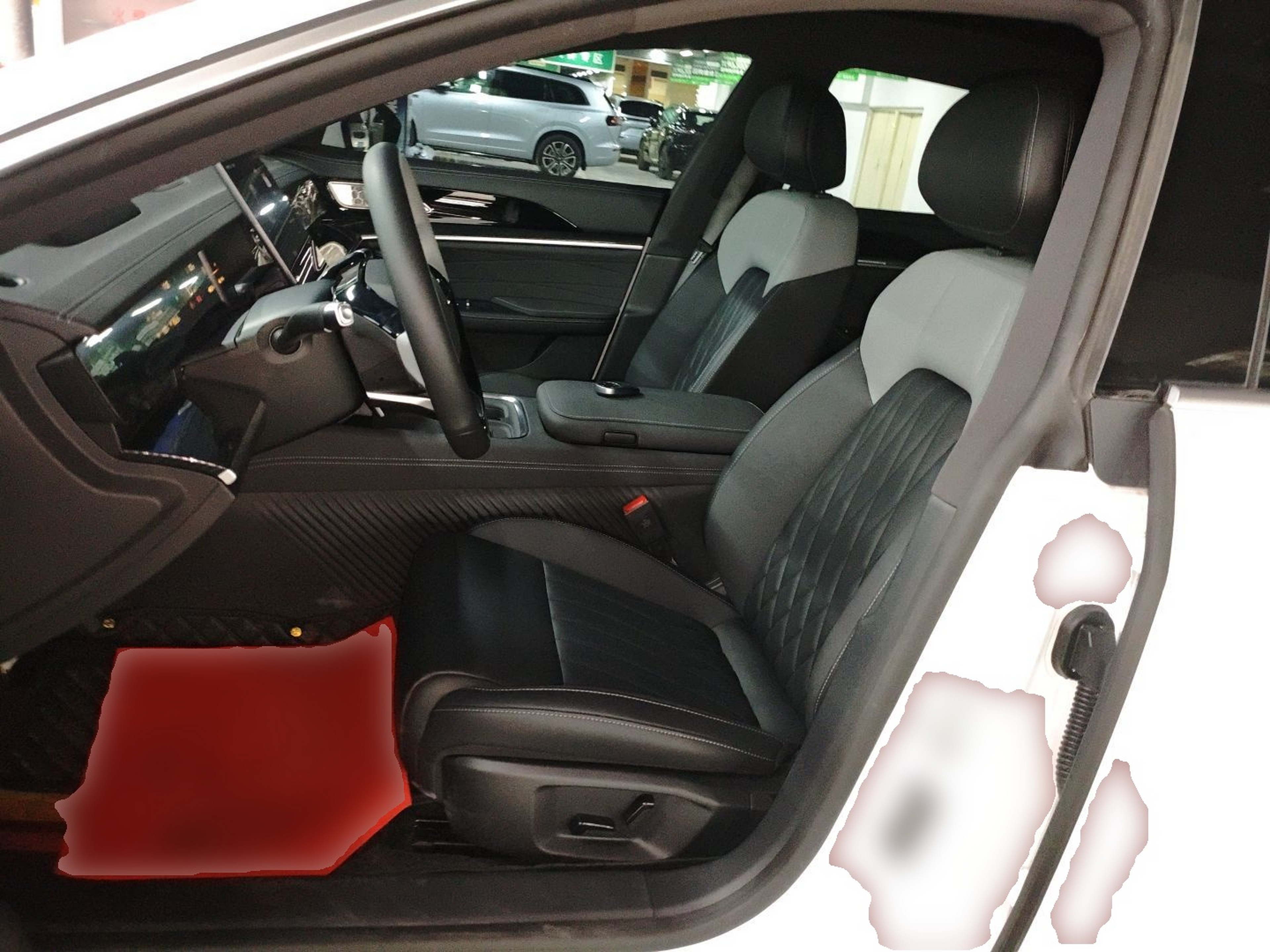 المقاعد الأمامية داخل السيارة