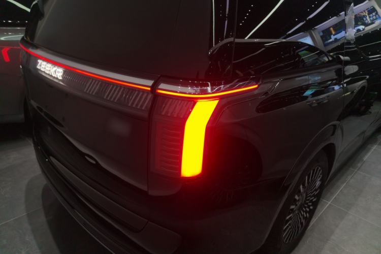 Used Zeekr 009 2022 WE Edition
