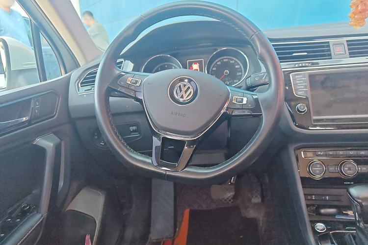 Used Volkswagen Tiguan L 2018 330TSI Automatic Two-Wheel Drive Luxury Edition
