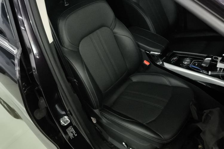 Used  Lingyun 2019 1.6T Two-Wheel Drive Diamond Edition
