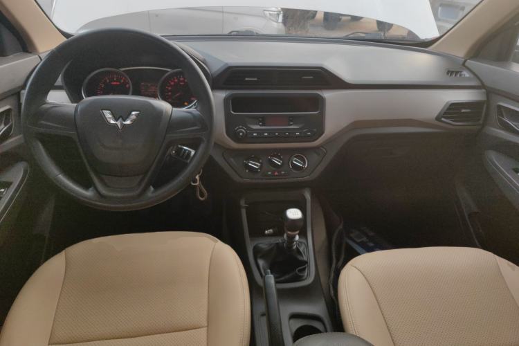 Used Wuling Hongguang 2019 1.5L S Standard Version China VI LAR