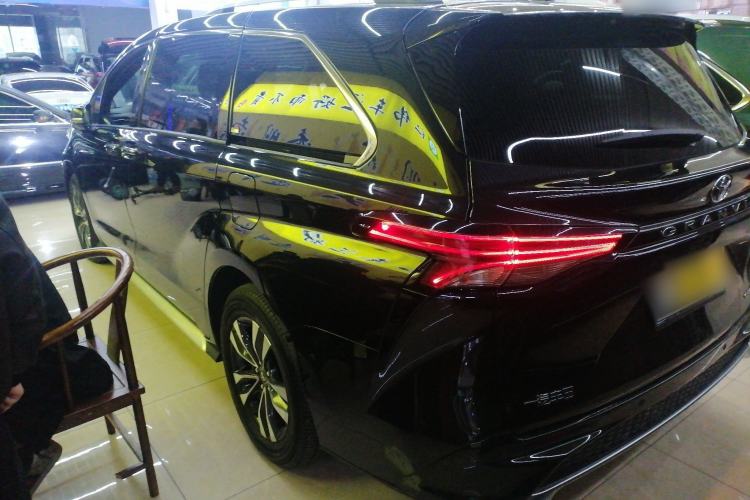 Used Toyota Granvia 2024 2.5L Hybrid Prestige PLUS Four-Wheel Drive Version
