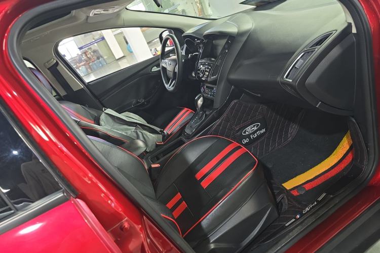 Used Ford Focus 2017 Hatchback 1.6L Automatic Fashion Edition Smart Drive Version
