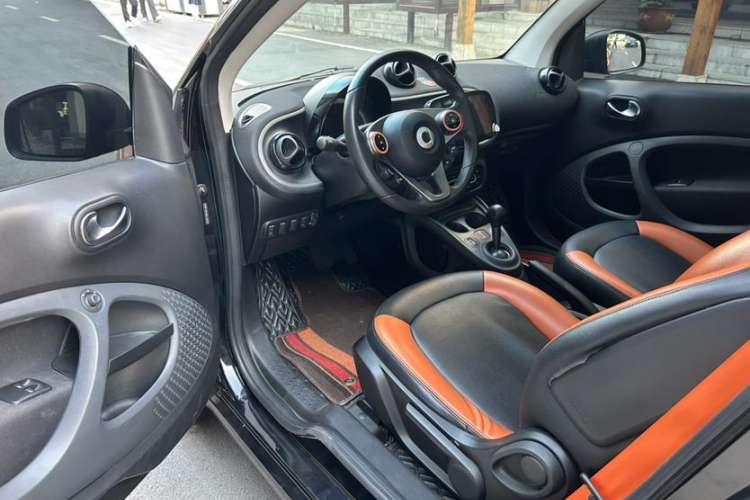 Used  fortwo 2015 1.0L 52 kW Hardtop Passion Edition
