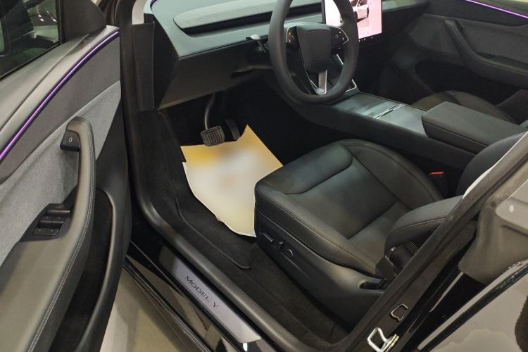 Used Tesla Model Y 2025 Rear-Wheel-Drive Version
