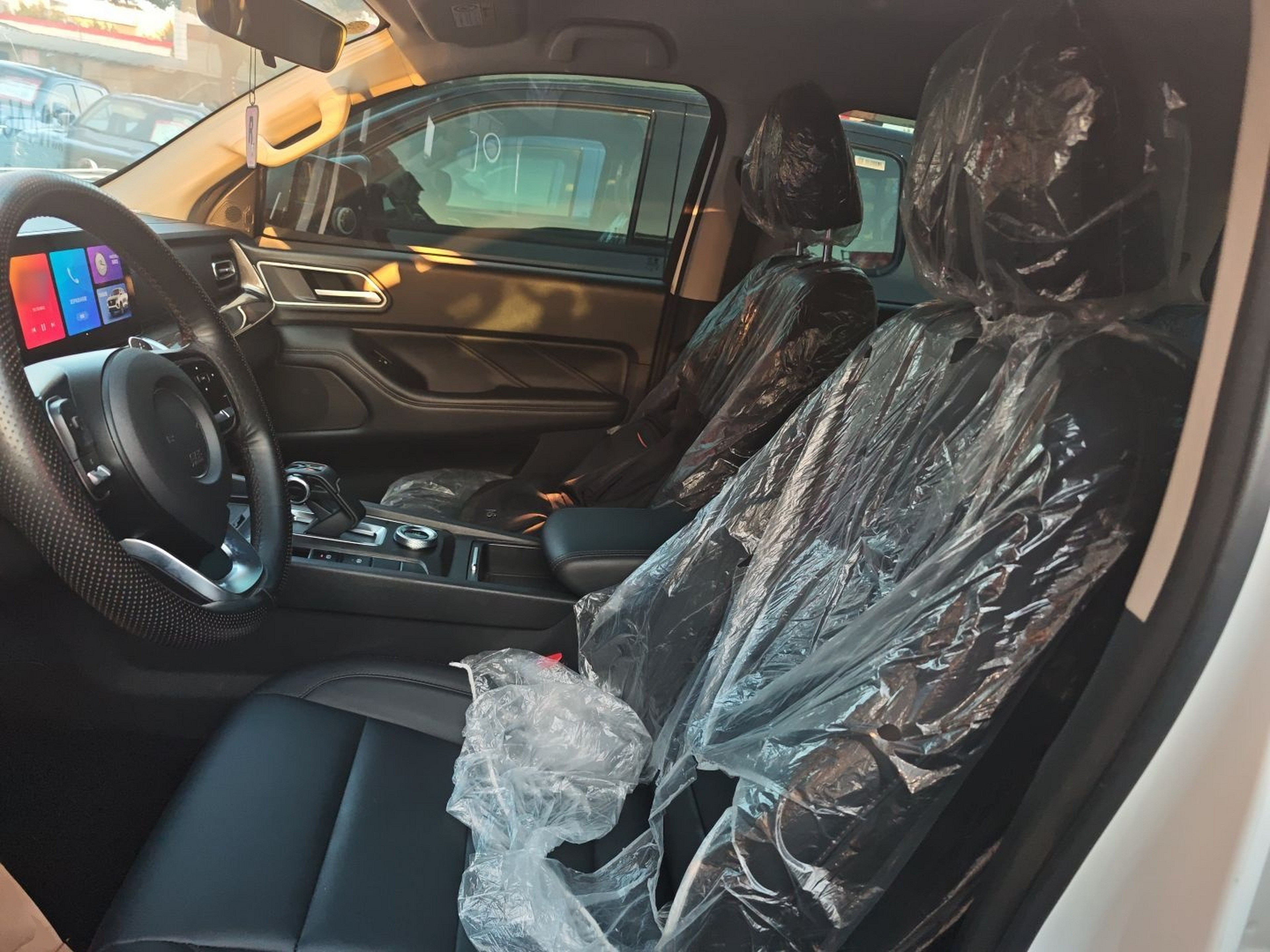 المقاعد الأمامية داخل السيارة