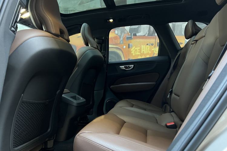 Used Volvo XC60 2023 B5 4x4 Smart Luxury Edition
