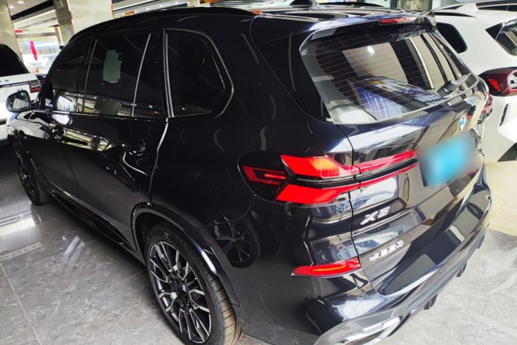 Used BMW X5 2023 xDrive 40Li M Sport Night Edition Package
