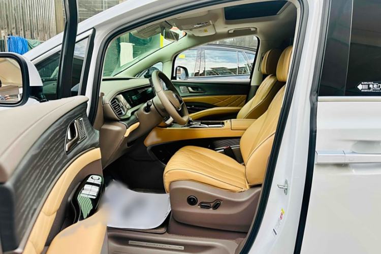 Used Denza D9 2022 DM-i 970 Four-Wheel Drive Prestige Model
