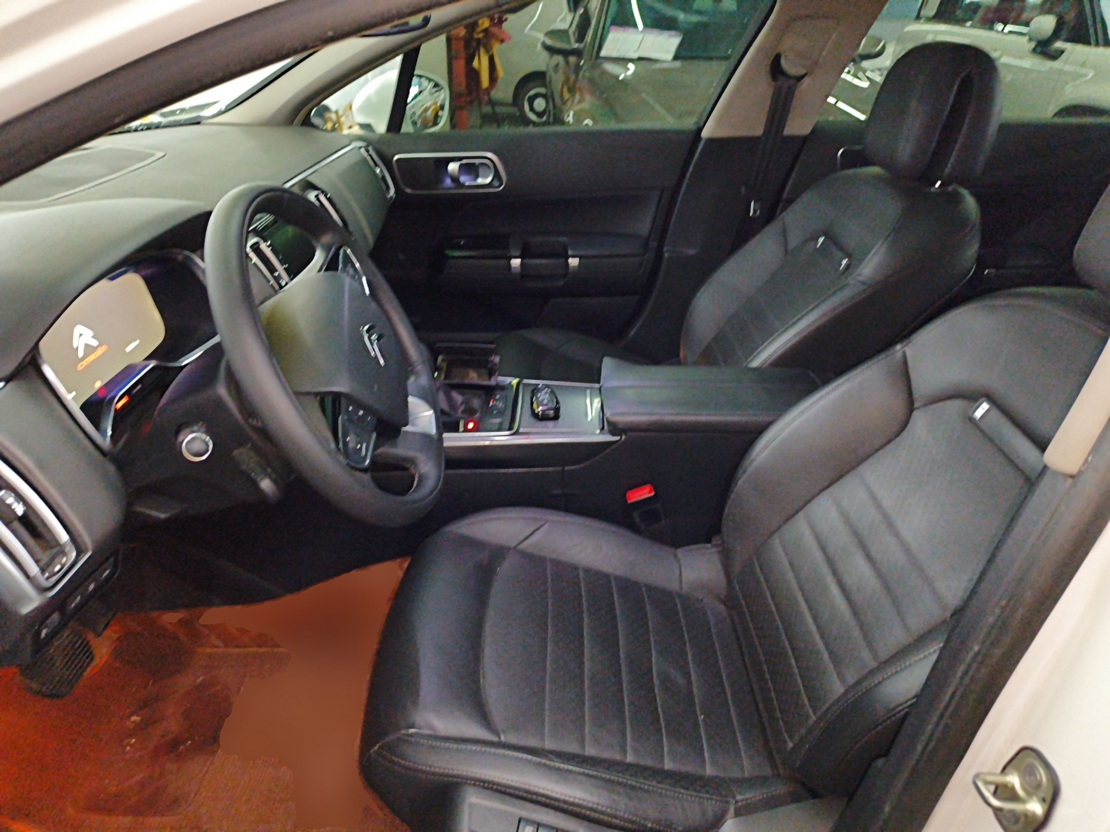 المقاعد الأمامية داخل السيارة