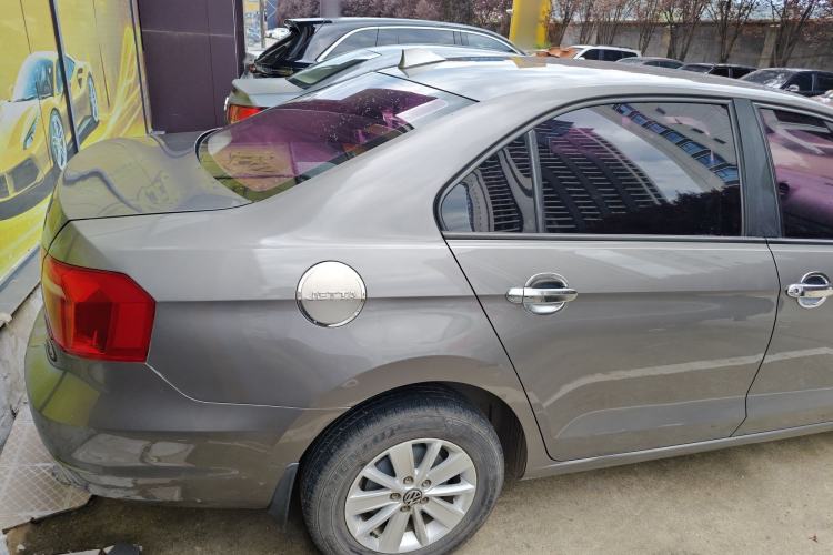 Used Volkswagen Jetta 2015 1.6L Manual Fashion Edition
