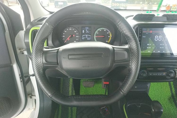 Used Roewe Clever 2021 302 km New Four-Seater Super-Efficient Version
