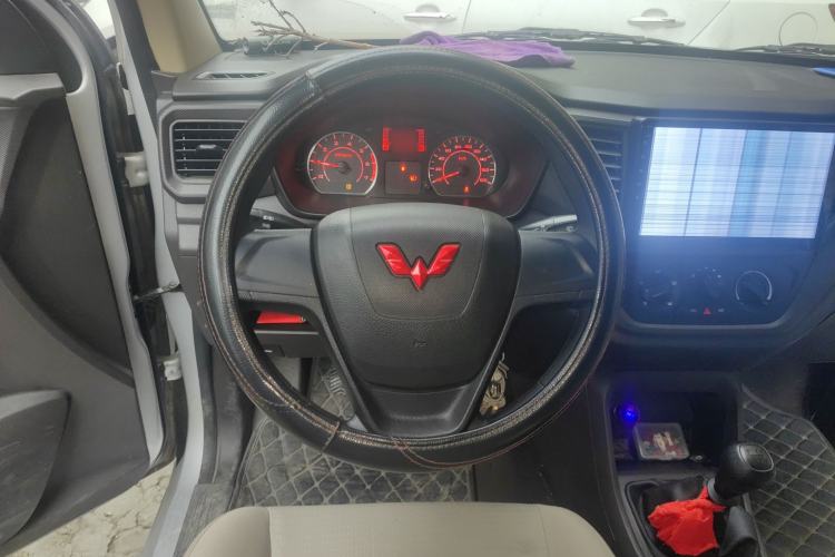 Used Wuling Hongguang V 2022 1.5L Jingqu Edition Electric-Assist LAR
