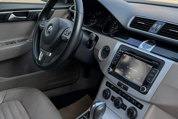 Used Volkswagen Magotan 2015 Facelift 1.8TSI Luxury Model
