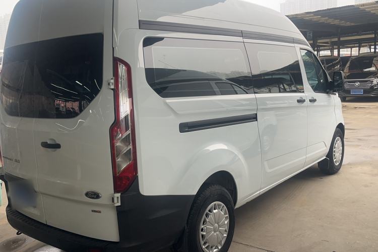 Used Ford Transit 2017 2.0T Diesel Multi-Function Commercial Vehicle Mid-Drive Mid-Roof China V Standard
