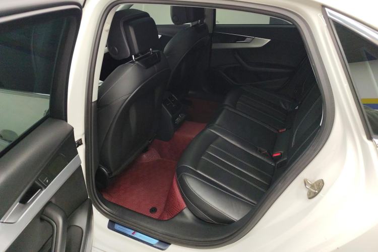 Used Audi A4L 2022 40 TFSI Fashion Dynamic Model
