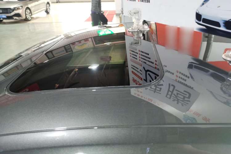 Used Volkswagen Sagitar 2014 Revised Version 1.4TSI Automatic Luxury Edition
