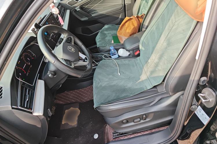 Used Volkswagen Tiguan L 2023 300TSI Automatic Two-Wheel Drive Smart Edition
