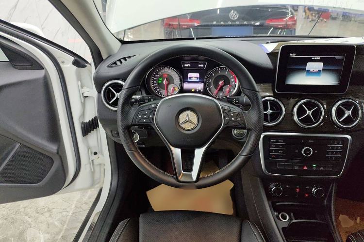 Used Mercedes-Benz GLA 2016 GLA 200 Fashion Model