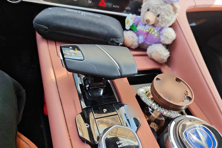 Used Changan CS75 PLUS 2024 3rd Generation Champion Edition 1.5T Intelligent Drive Dynamic Model
