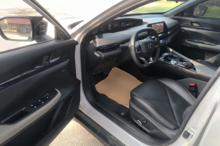 Used Changan UNI-V 2022 1.5T Prestige Version
