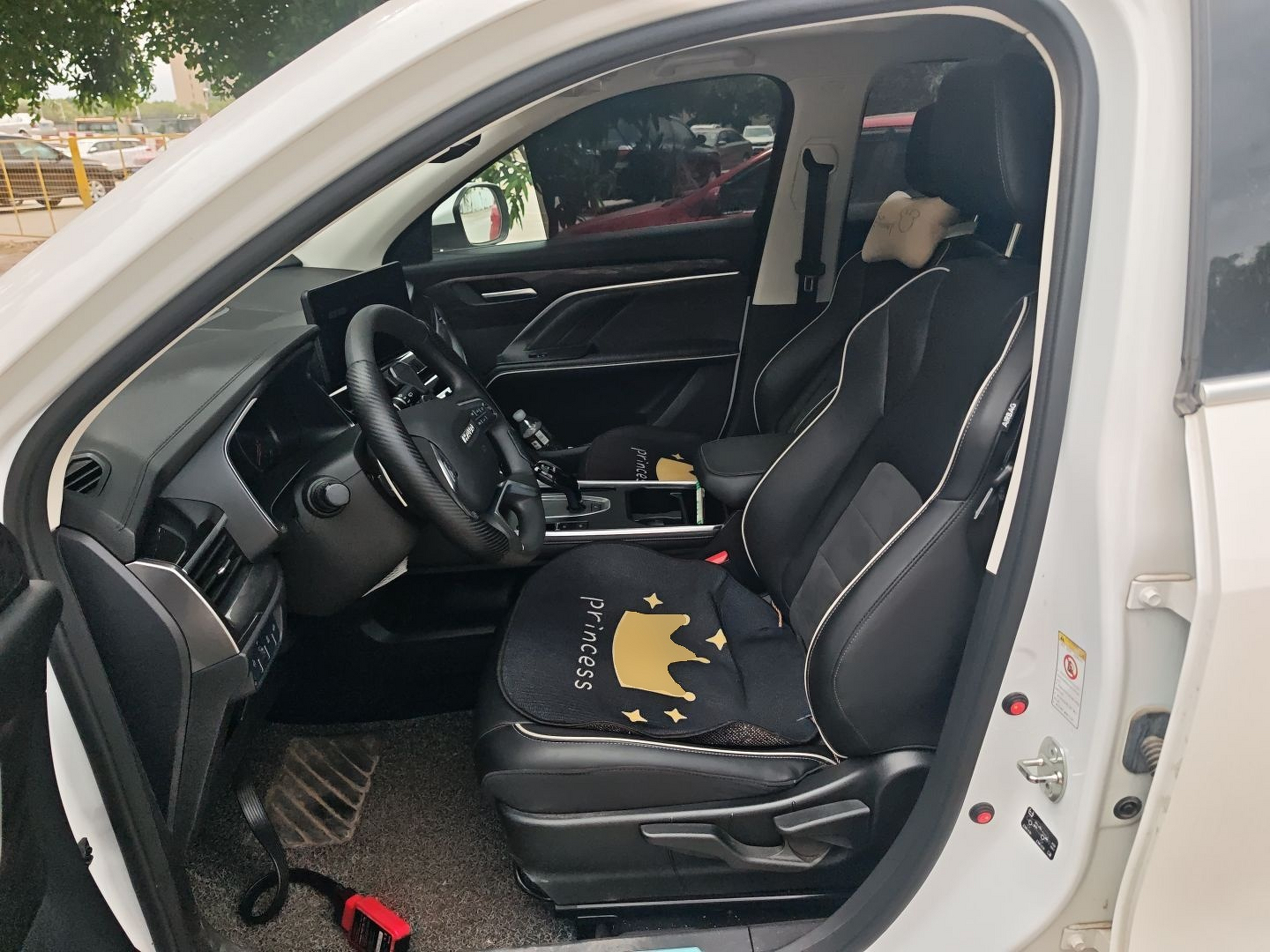 Переднее сиденье в автомобиле