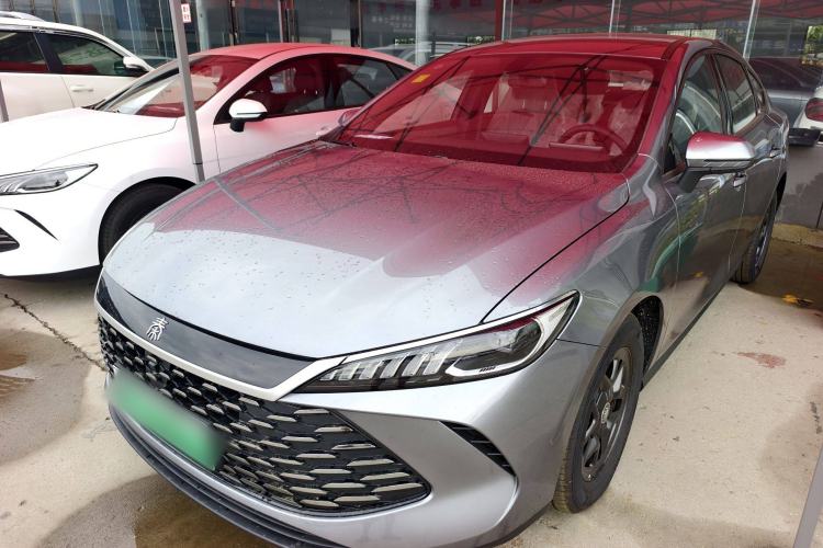 Used BYD Qin PLUS 2025 DM-i Smart Drive 55KM Leading Model
