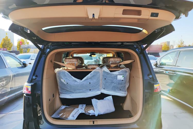 Used VOYAH Dream 2025 PHEV Four-Wheel Drive Excellence Kunpeng Edition