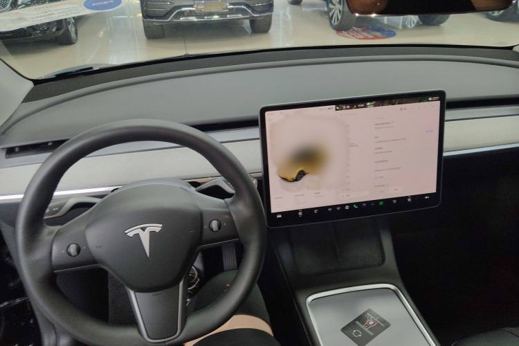 Used Tesla Model Y 2023 Rear-Wheel-Drive Version
