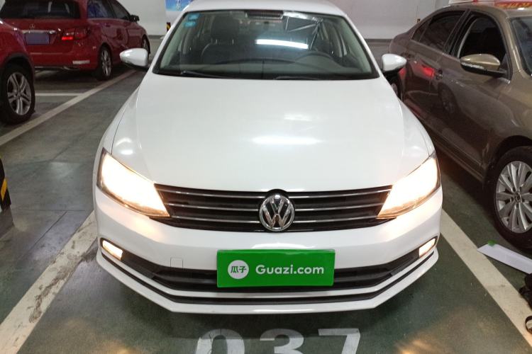 Used Volkswagen Sagitar 2015 1.6L Automatic Fashion Model
