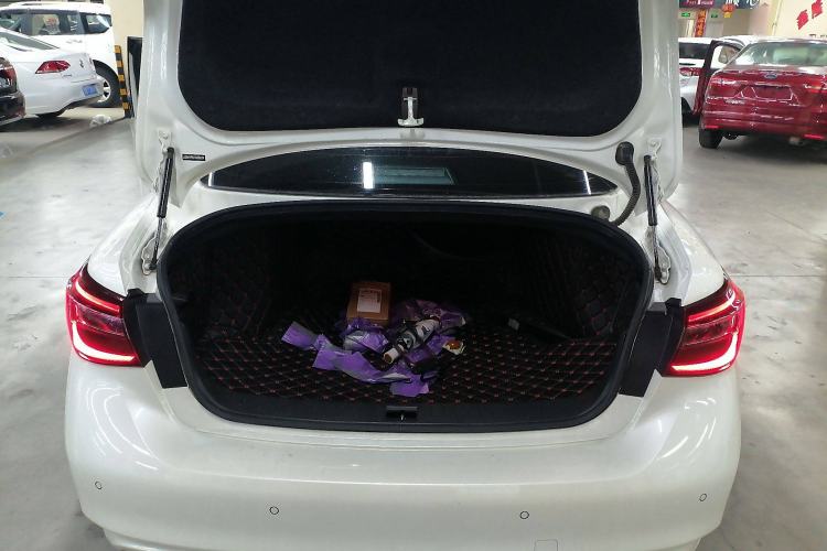 Used Infiniti Q50L 2018 2.0T Enjoyment Version China V Standard
