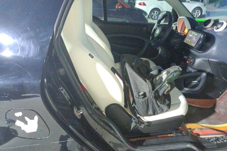 Used  fortwo 2015 1.0L 52 kW hardtop Dynamic version
