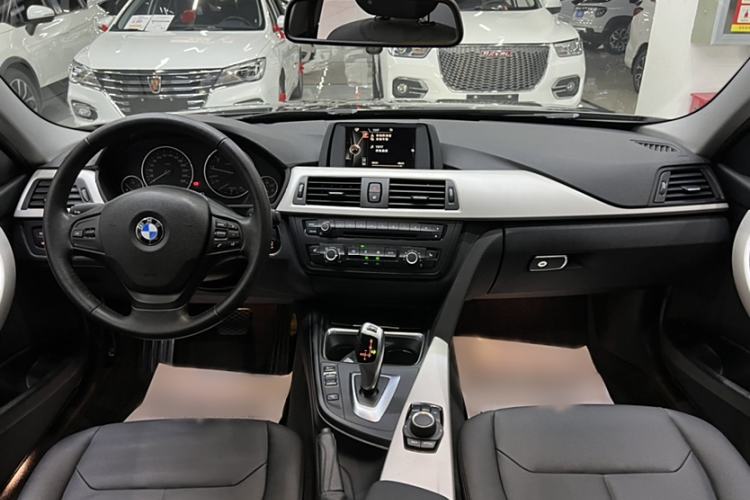 Used BMW 3 Series 2015 316Li Fashion Model
